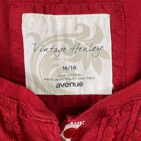 Avenue Vintage Henley Red Lace Pintucked Tshirt Size 14/16 - Image 3