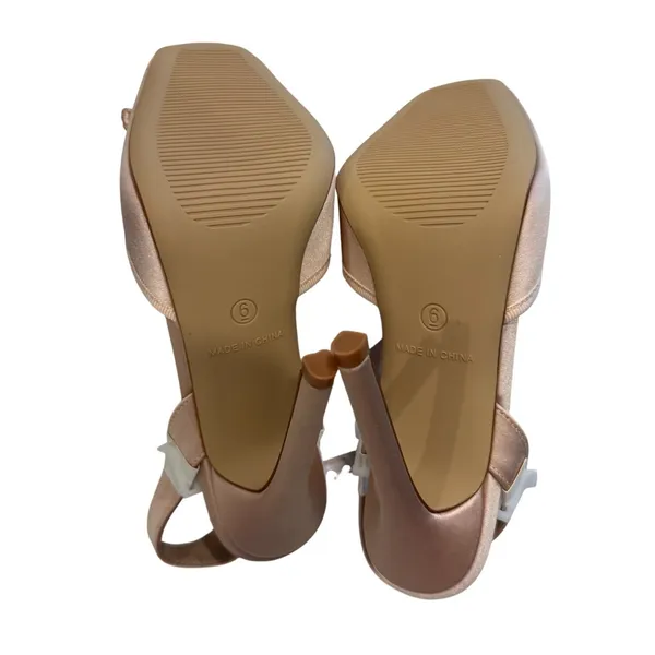 Women's Ballet Lace Up Heels in Nude, Size 6 - Image 5