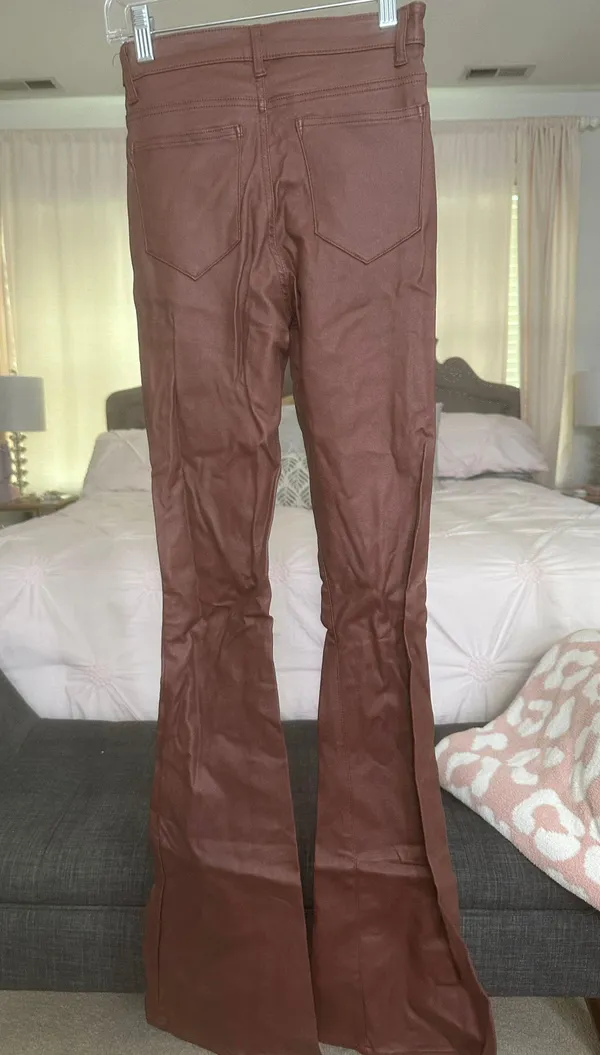 Edikted Brown Leather Set - Image 3