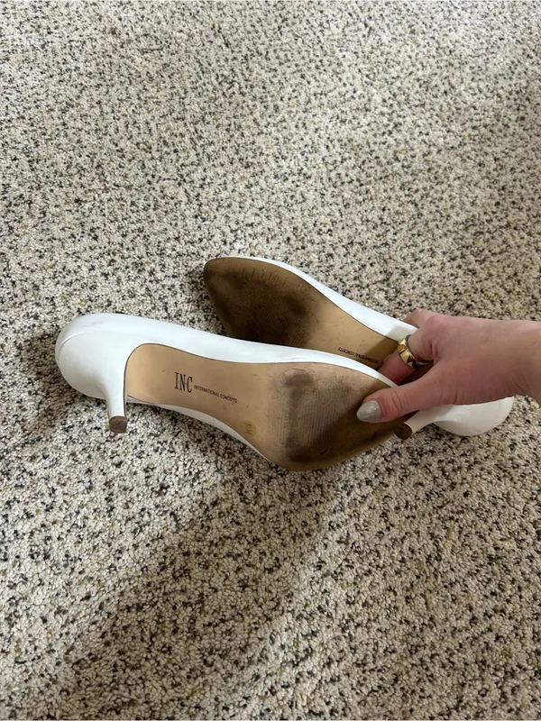 INC International Concepts White Pointed-Toe Stiletto Pumps - Image 4