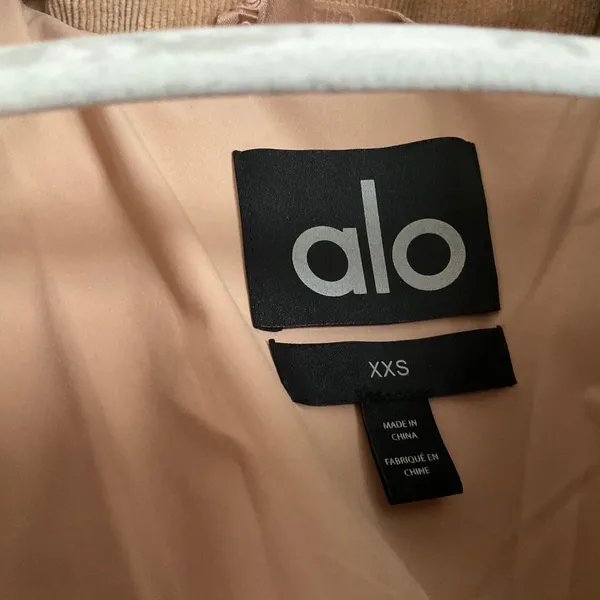 Alo Yoga Micro Corduroy Dreamy Puffer Chai Latte XXS - Image 9