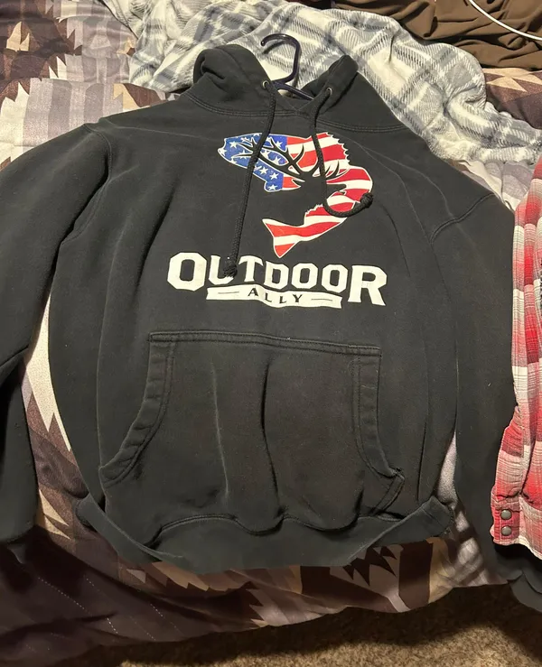 outdoor alley hoodie - Image 2