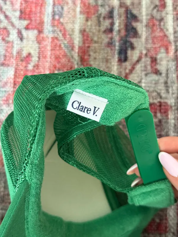 clare v ciao trucker hat Green - Image 5