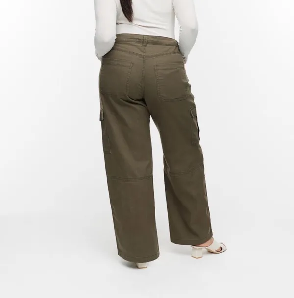 H&M Curvy Fit Cotton Cargo Pants - Image 2