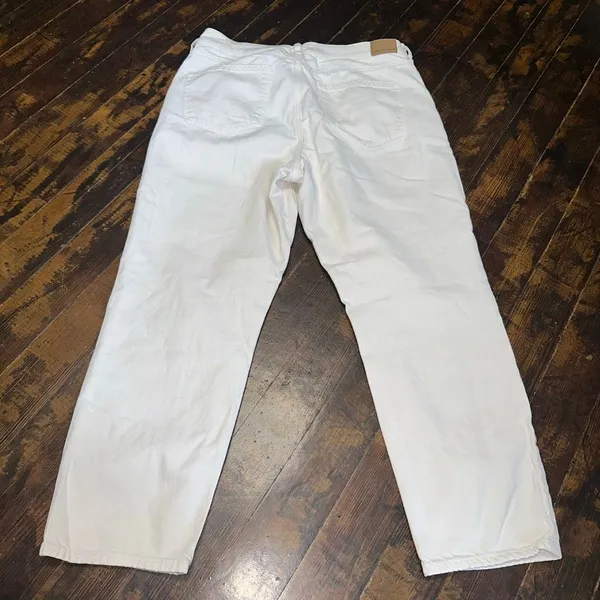 American Eagle 14 cream relaxed normcore mom jeans - Image 2