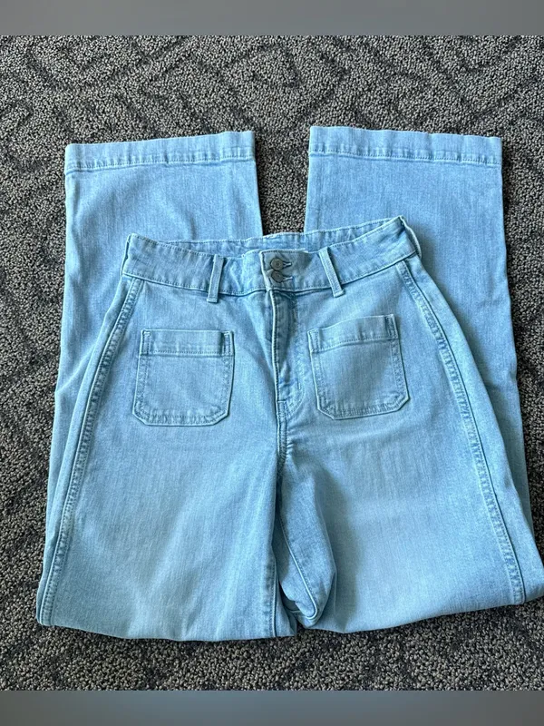 Old Navy Extra High-Rise Sky-Hi Wide Leg Light Wash Jeans - Image 2