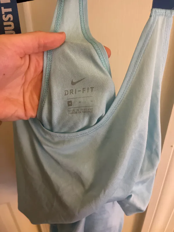 Nike workout top  - Image 3