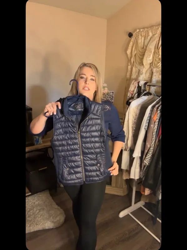 Love Tree Navy Quilted Lightweight Puffer Vest - Image 3