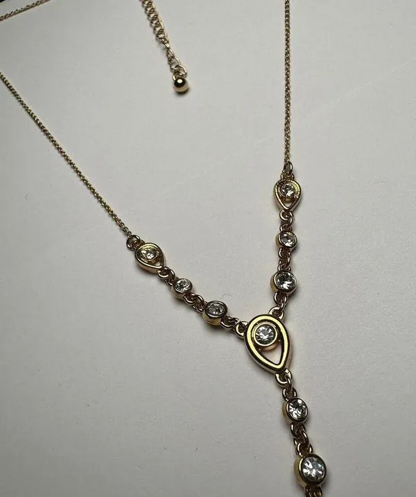 NR By Avon Rhinestone Gold Tone Y Drop Lariat Chain Necklace Adjustable - Image 3