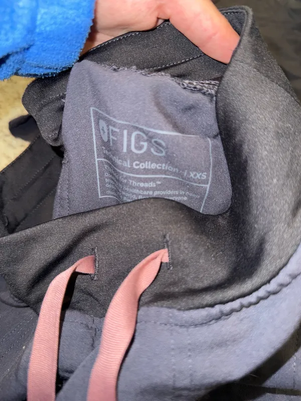 FIGS Scrubs Set - Image 2