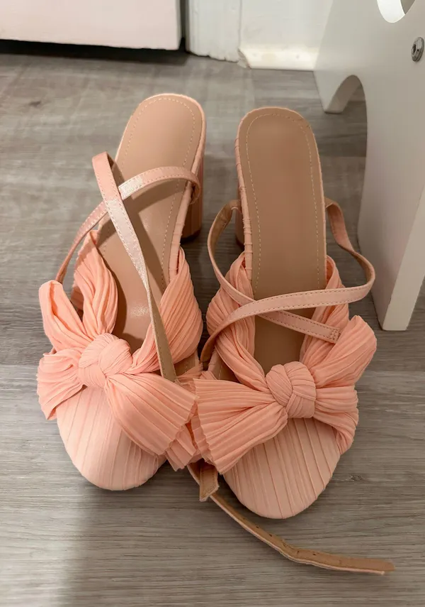 Pink bow heels Size 7.5 - Image 2