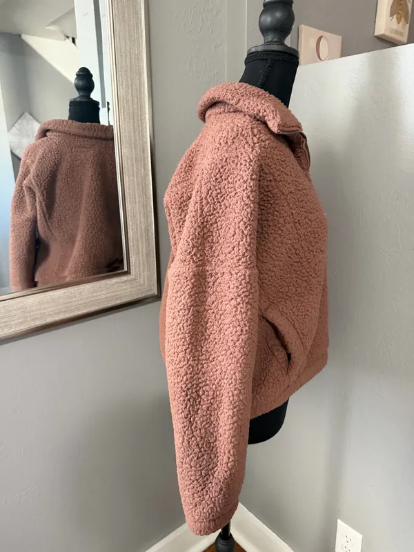 Abercrombie & Fitch Soft A & F Sherpa 1/4 zip size small - Image 4