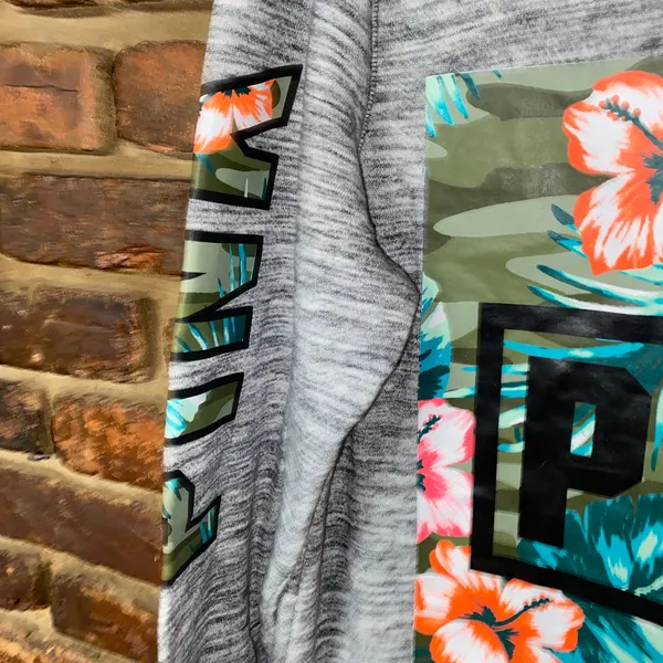 Victoria's Secret PINK Gray Tropical Graphic Lightweight Sweatshirt Size Medium - Image 6