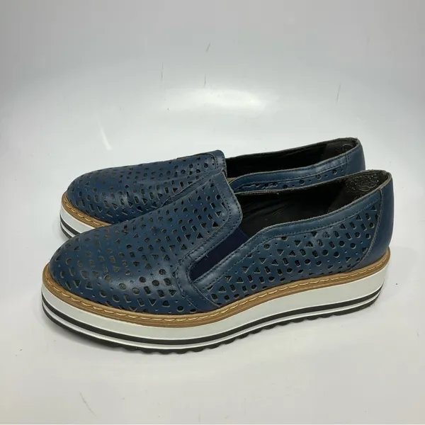 Summit by white mountain blue perforated leather‎ platform shoes size 39 - Image 7