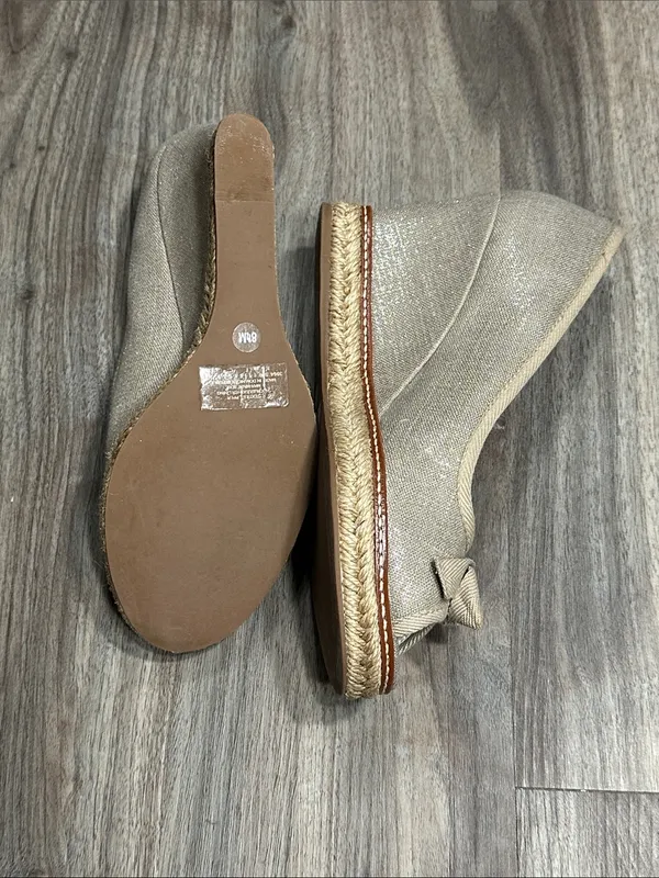 Tory Burch Espadrille Wedge Peep Toe Bow Pumps Metallic Beige. - Image 6