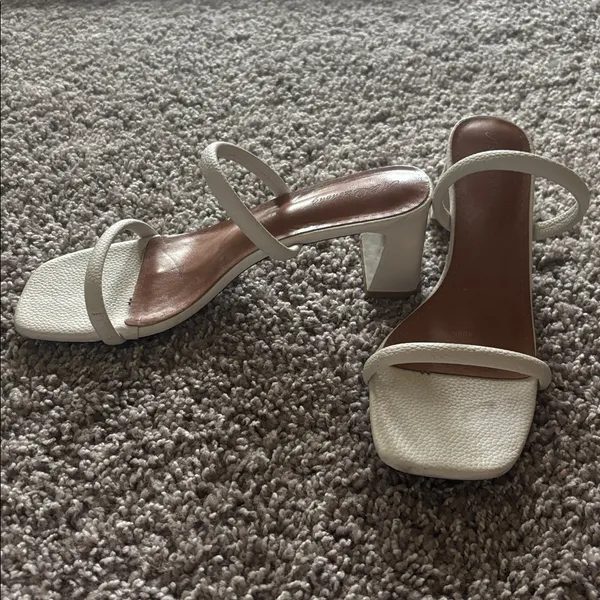 Elegant White Women's Sandals Size 7 - Image 2