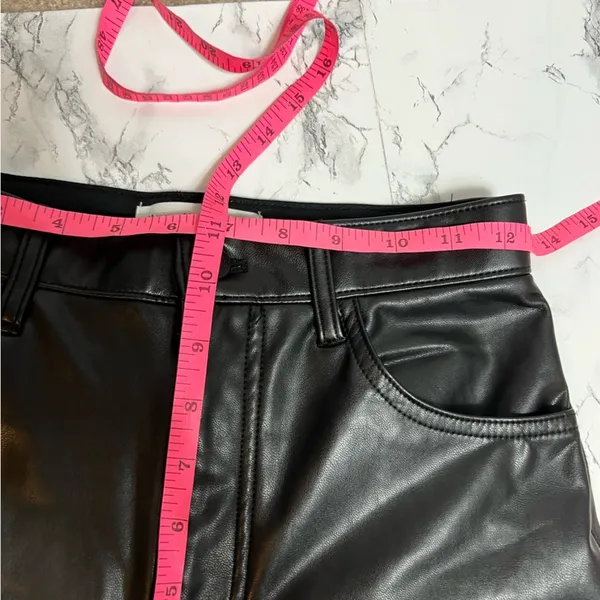 Abercrombie & Fitch vegan leather 90’s straight‎ ultra high rise 26 short - Image 7
