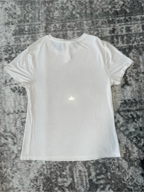 Alo Yoga Ribbed Sea Coast Short Sleeve T-Shirt - Image 2