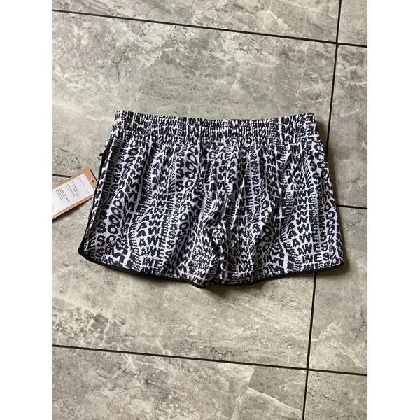 Niyama Sol Womens Sport Short Awesome Black White Leopard Print Small NEW - Image 7