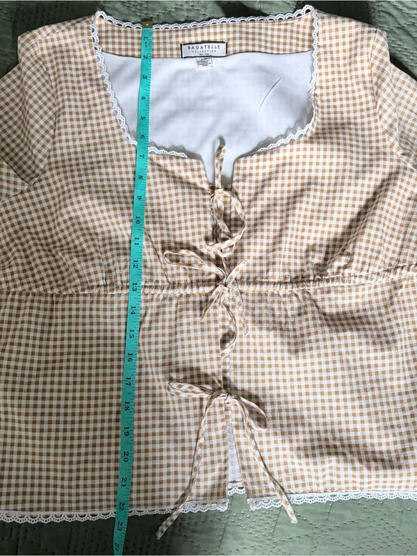 Bagatelle Cottagecore Gingham Front Tie Lace Trim Blouse Tan White Large - Image 8