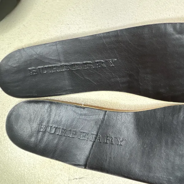 Burberry Women's Calf Rubber Rain Boots Size 5. Authentic. - Image 9