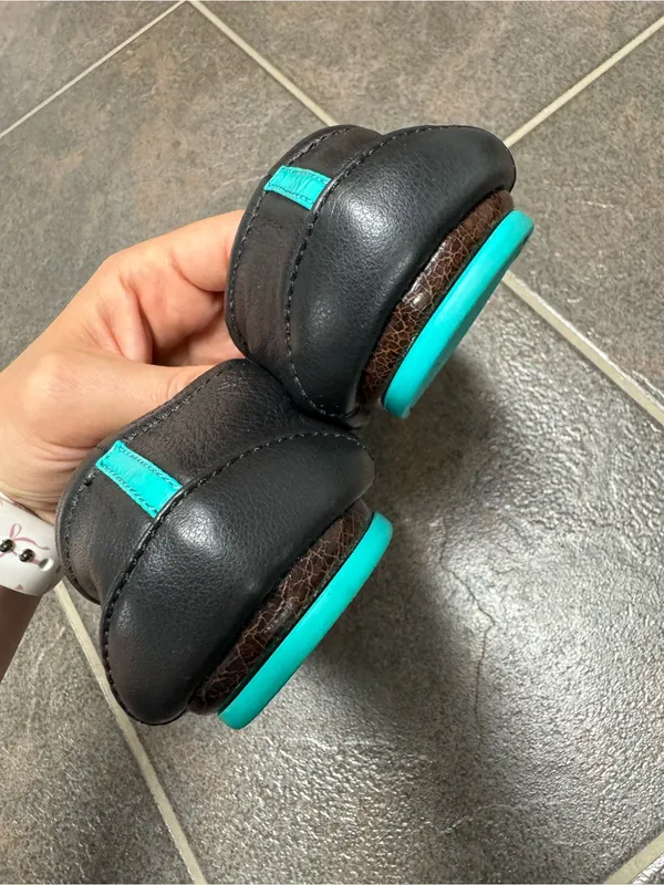Tieks Matte Black Foldable Leather Ballet Flats Womens Shoes Blue Bottoms 10 - Image 7