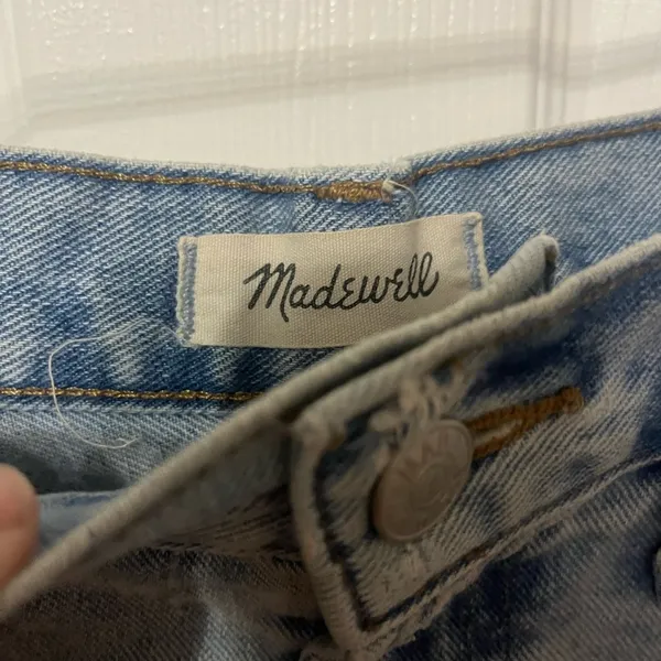 MADEWELL the perfect Jean short‎ distressed size 28 - Image 4