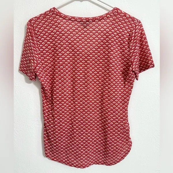 Ann Taylor red and white 100% linen floral motif short sleeve tee, size XS - Image 3
