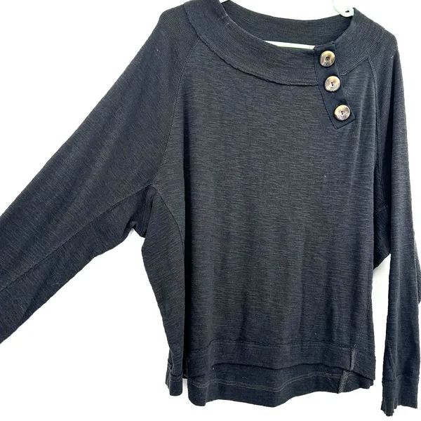 We The Free Size Large Sweater Dark Gray Button Accent‎ Long Sleeve Scoop Neck - Image 3