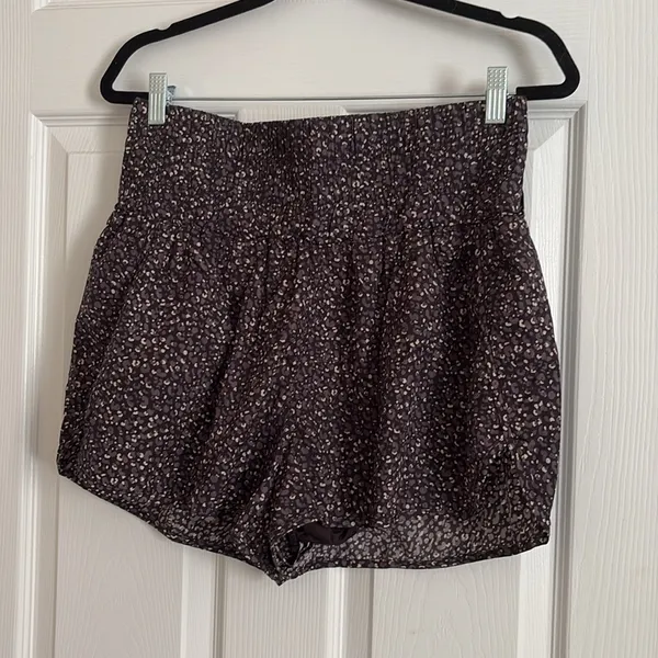 Free People FP Movement Printed The Way Home Shorts Fully Lined XL Cheetah - Image 4