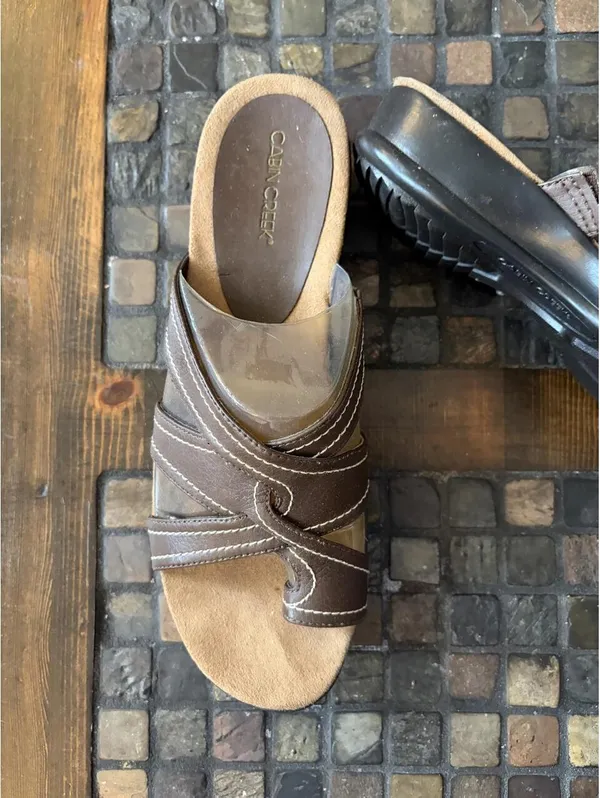 Vintage Y2K Cabin Creek Kevin Brown Strappy Sandals size 10 - Image 2