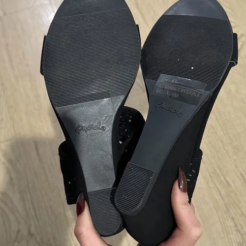NIB Qupid black‎ wedge heels size 6.5 - Image 4