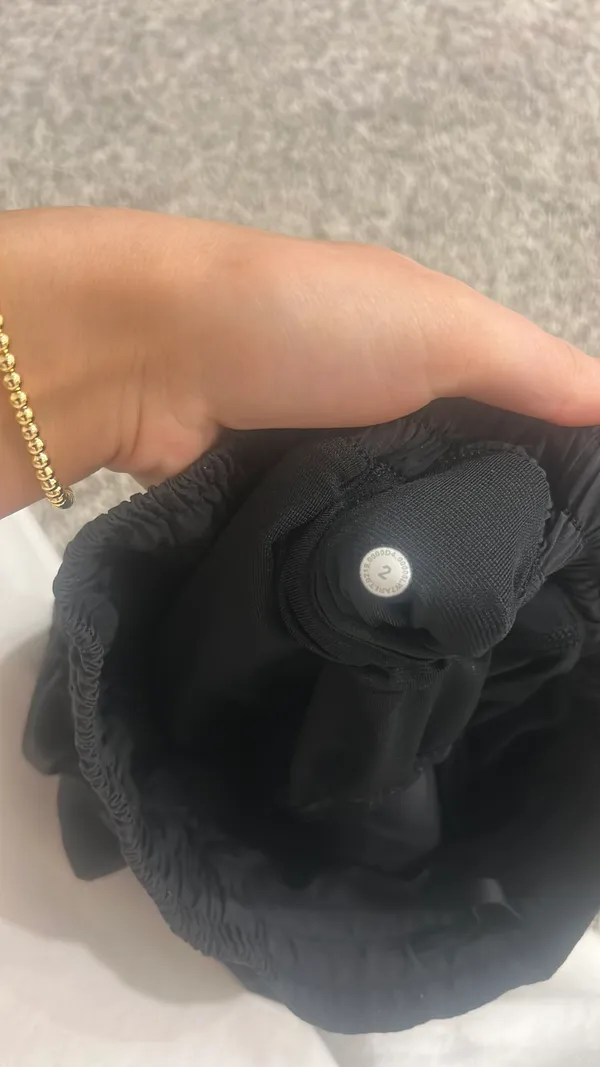 Lululemon Black Hotty Hot Shorts 2.5 - Image 3