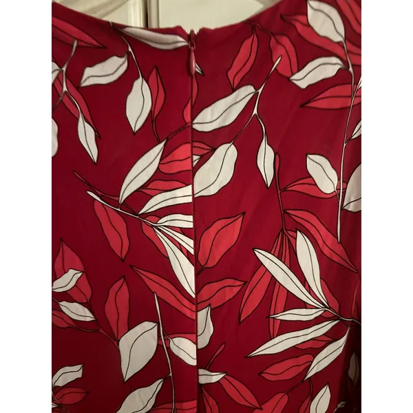 Maggy London Red White Leaf Print Sleeveless Maxi Dress Pleated Keyhole Size 6 - Image 6