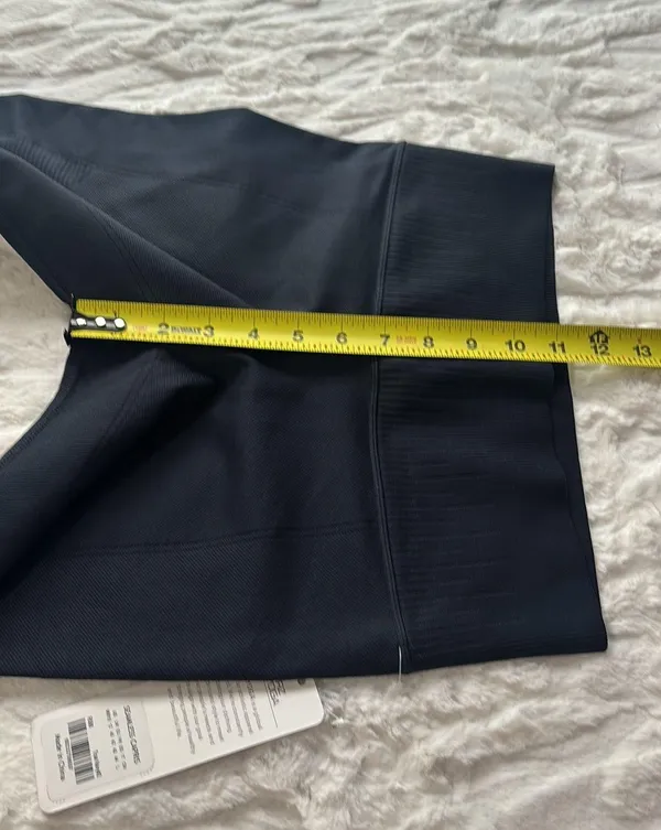 CRZ Yoga NWT Seamless Capris Size M( 8/10). - Image 4