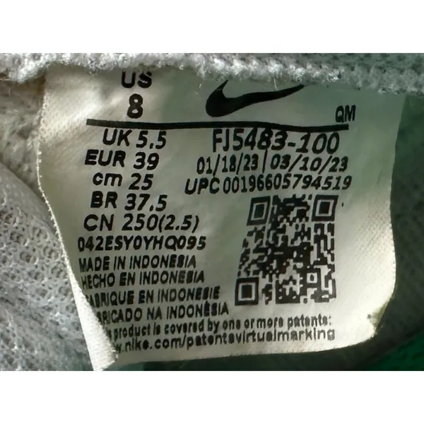 Nike Low Rise White Sneakers Women's Sz 8 - Image 8