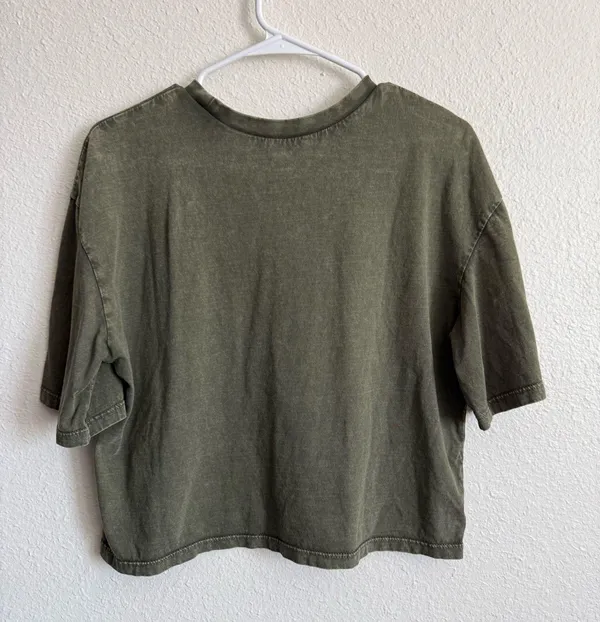 BP cropped green oversized t shirt - Image 2