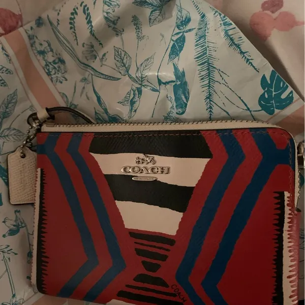 Rare‎ coach firedance wristlet - Image 3