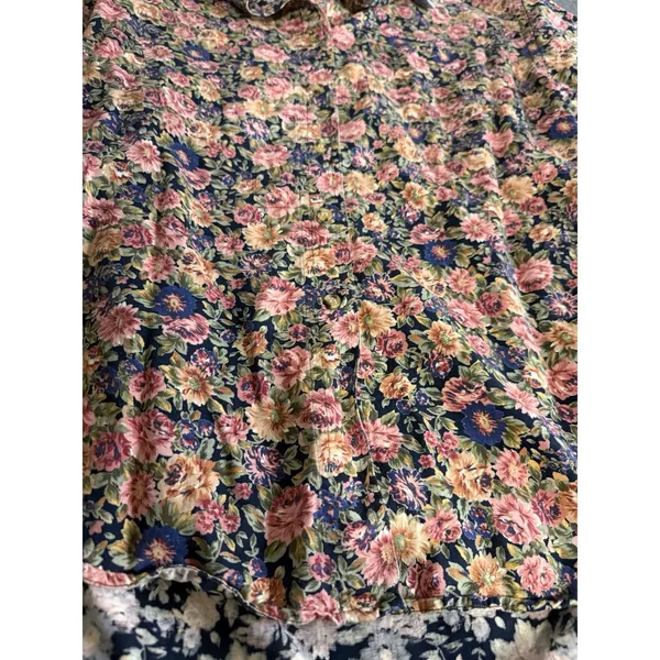 VTG At Last Shirt Top Women M Floral Button Down Long-Sleeve Denim Collar 90's - Image 2