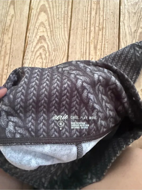 Aerie Chill Play Move Fleece Lined Cable Knit Leggings M - Image 3