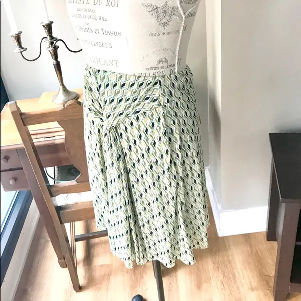 Kenneth Cole Reaction Green Print Skirt Sz XS - Image 4