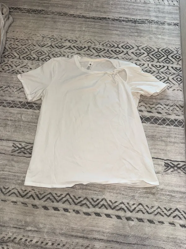 Lululemon Cotton Shoulder-Twist T-Shirt S White - Image 2