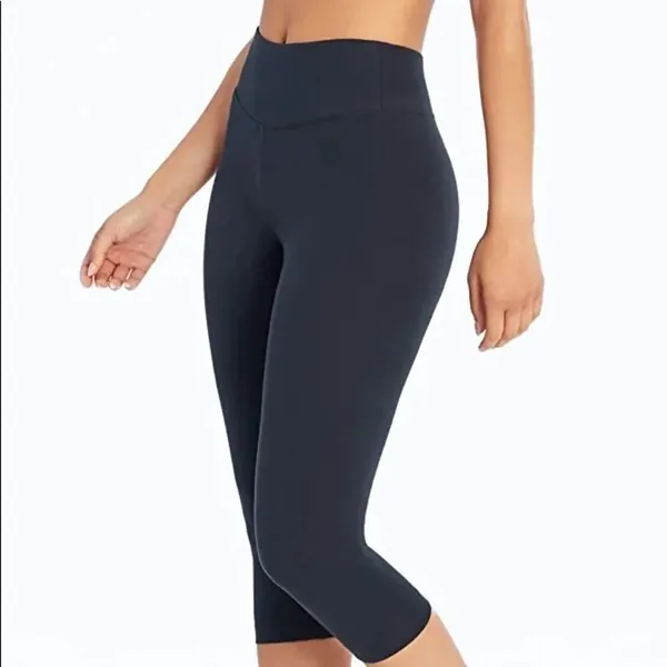✨ Bally Total Fitness Womens Tummy Control Capri Legging✨ - Image 4