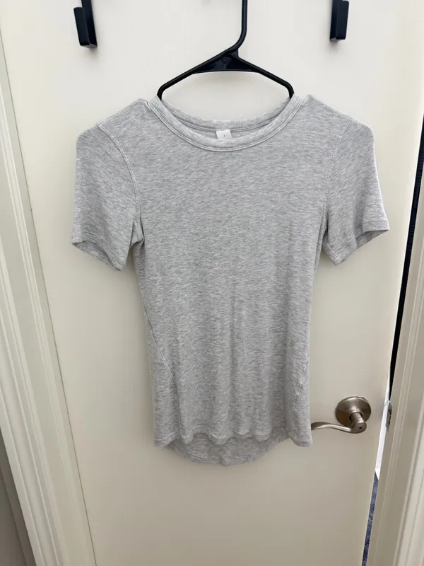 Lululemon Tee Short Sleeve - Image 3