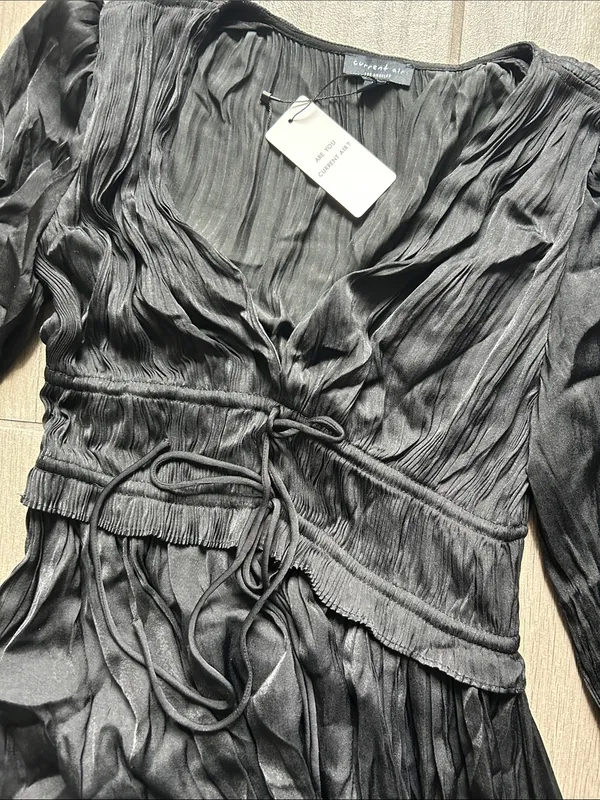 Current Air Black Long Sleeve V-Neck Maxi Dress with Tie Front - Image 4