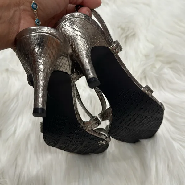 ✨Calvin Klein Silver shoes - Image 5