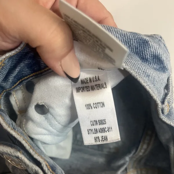 Agolde Women's 90's Mid Rise Distressed Jeans Light Blue Button Fly Size 24 - Image 10