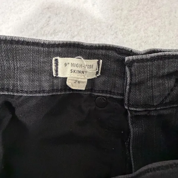 Madewell 9 Inch High Rise Skinny Jean 26 Faded Black Ripped Knee Raw Hem - Image 3