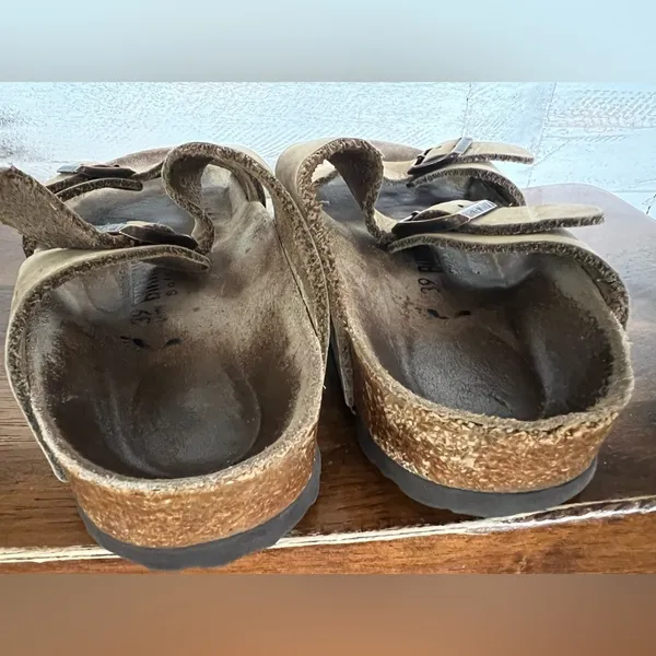 Birkenstock women’s sandals with Soft Footbed. Size 39 - Image 11