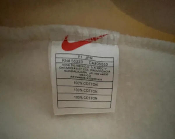 Vintage Cream Nike crewneck  - Image 4